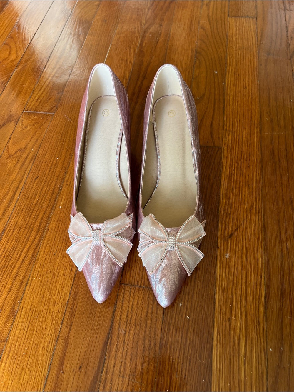 Elegant Pink Pointed-Toe Bow Flats